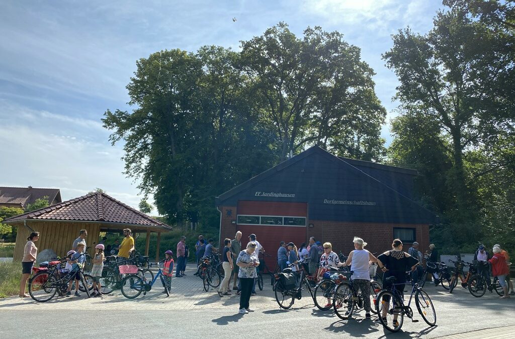 Jardinghausen Fahrradtour – Ein Dorf fährt aus